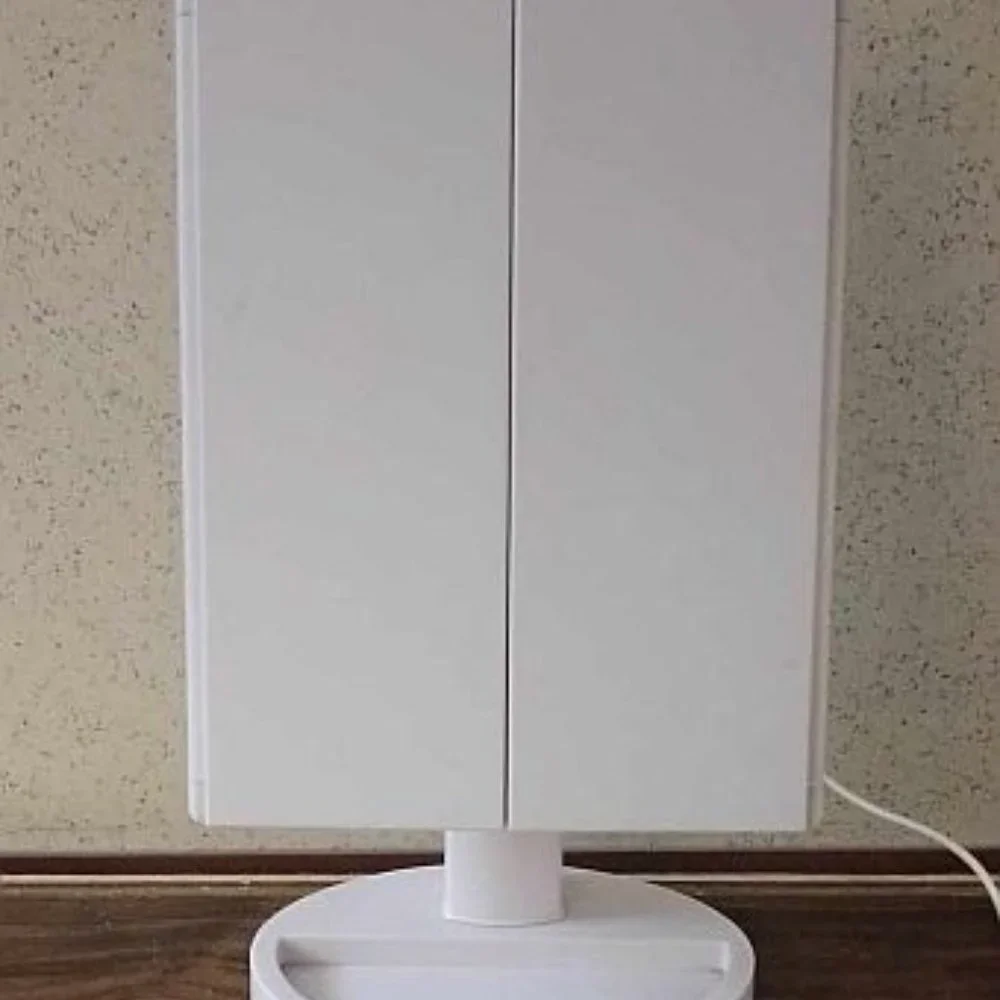 Nearly New White Tri-Fold Battery operated Lighted Mirror with USB power option